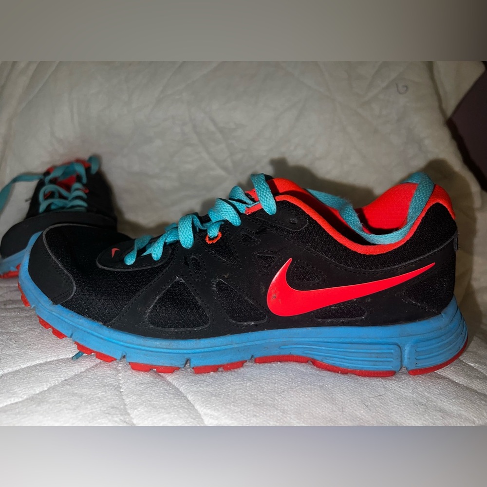 Nike women’s sneakers size 8.5